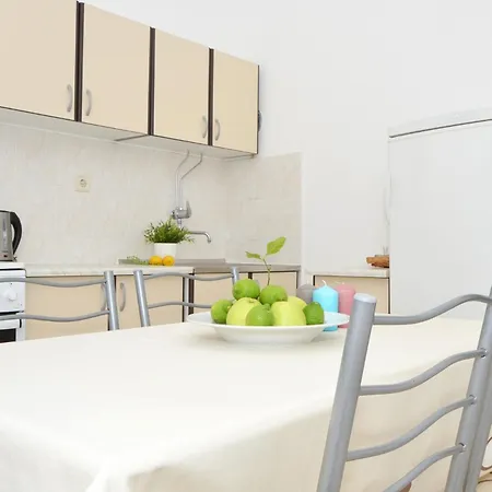 Apartamento By The Sea Vinisce, Trogir - 16485 *